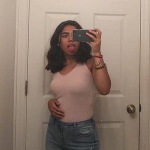 Meet your Posher, Camila